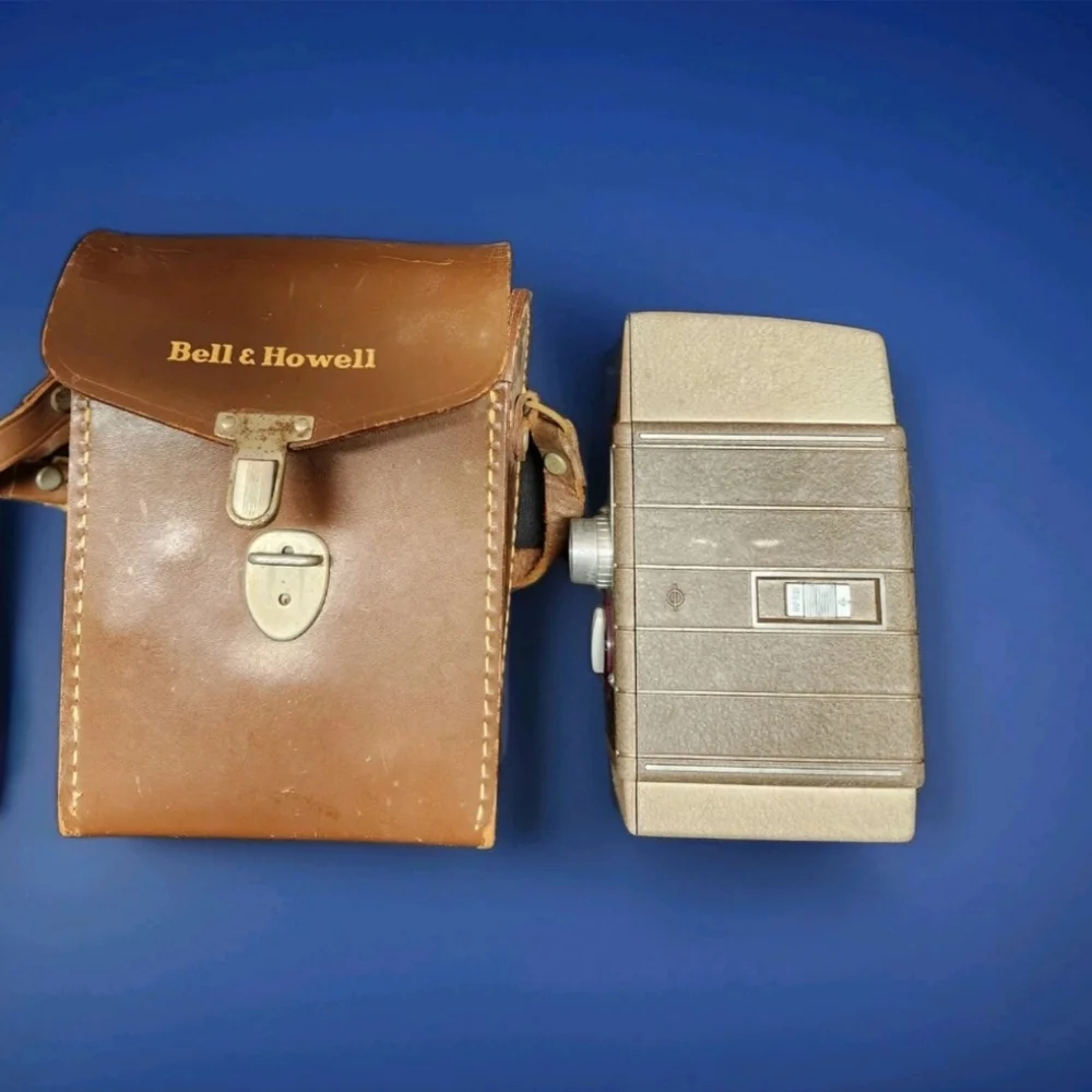 Vintage 1950s Bell & Howell 252 8MM Movie Camera With Case & Strap